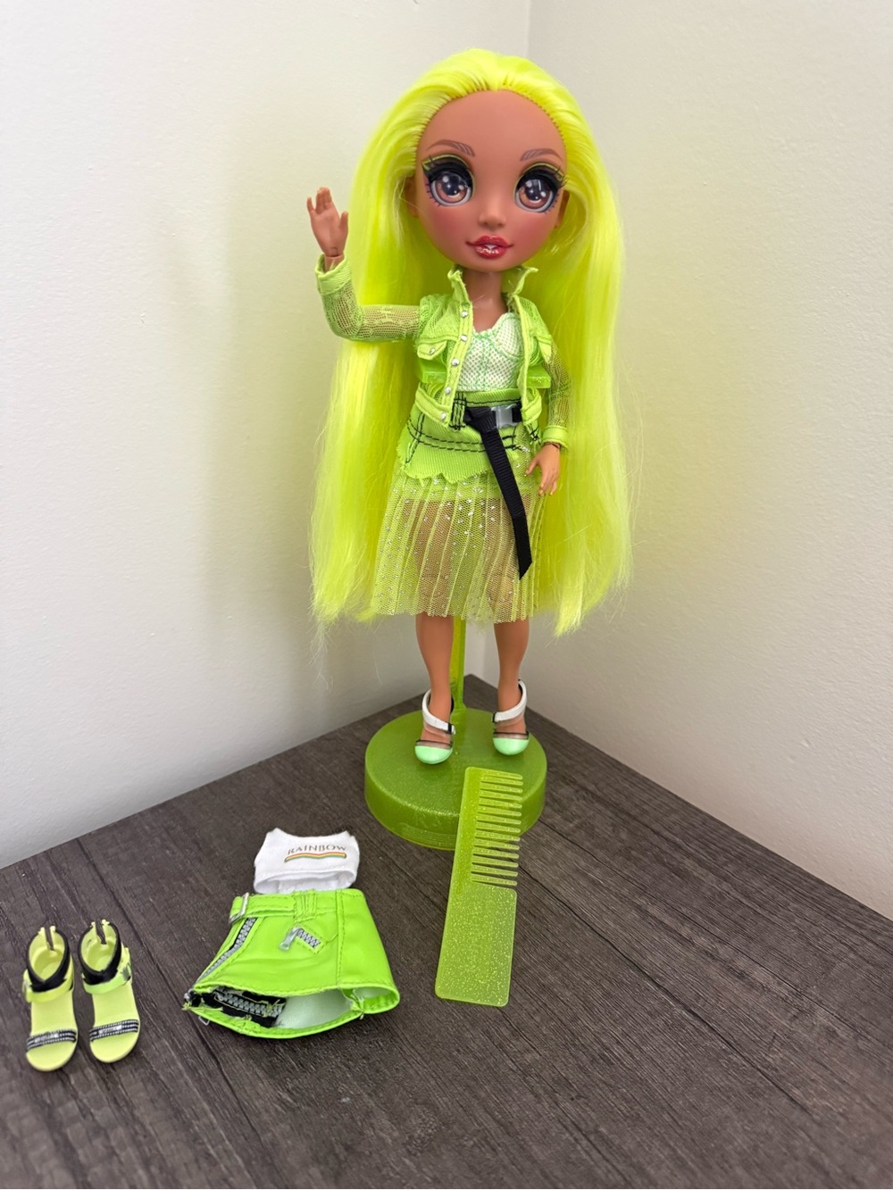 Rainbow High Series 2 Karma Nichols Fashion Doll 💚✨